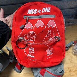 Ski and snowboard Kids harness and backpack with retractable leash